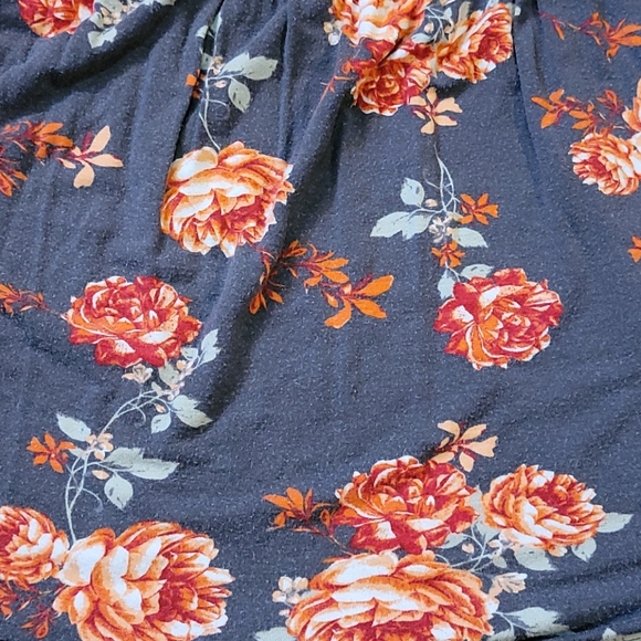 Flowy top - Picture 2 of 2